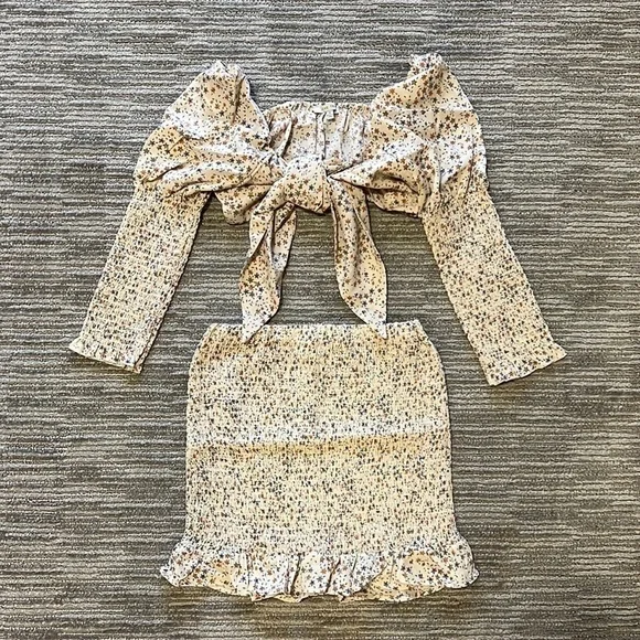 NWOT Love Tree Cropped Tie Top w/ Ruffle Skirt - Picture 1 of 6